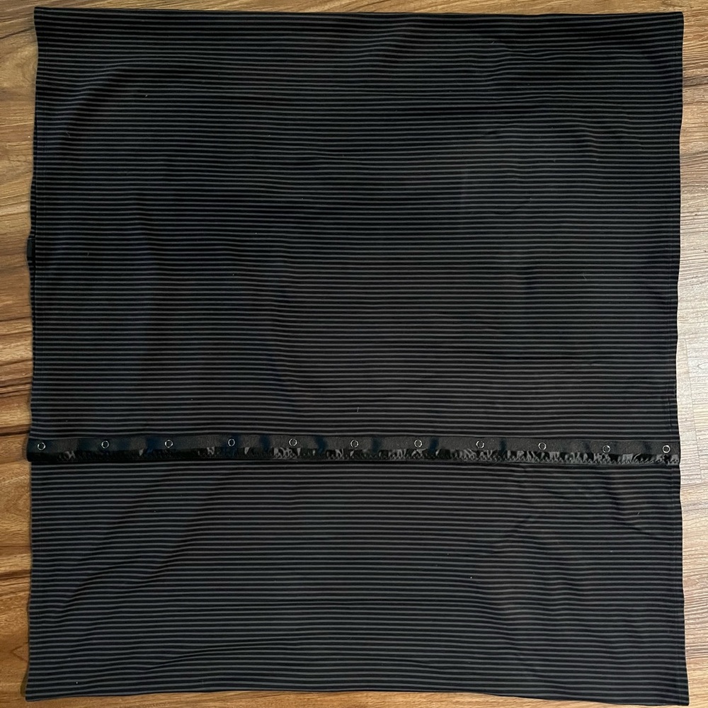 Lululemon customizable snap scarf.